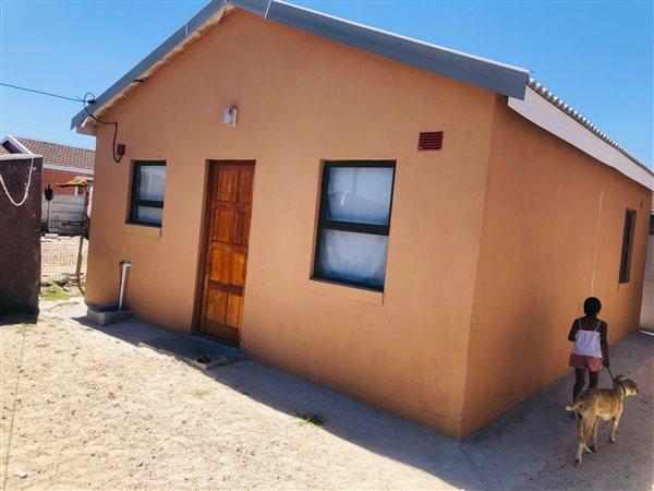 House For Sale in Umrhabulo Triangle, Khayelitsha