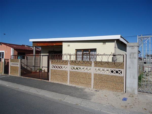 House For Sale in Sabata Dalindyebo Square, Khayelitsha
